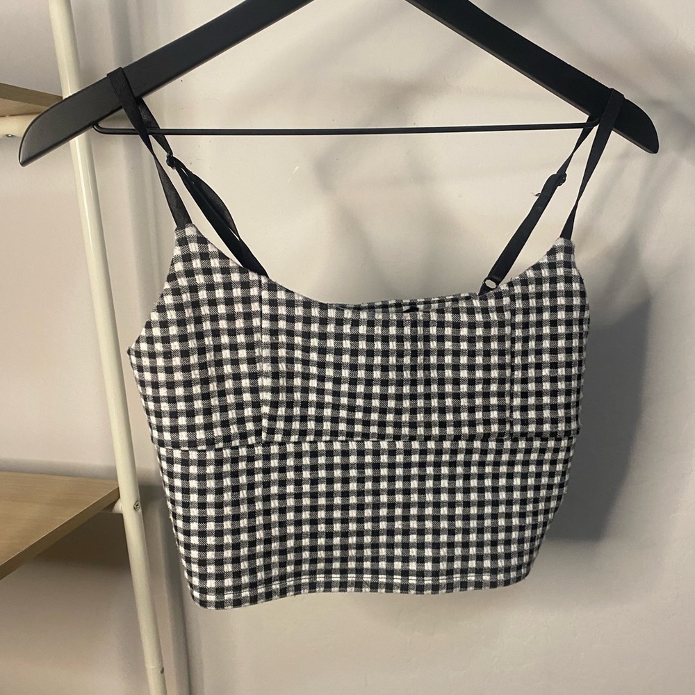 Forever 21 black and white crop fitted tank top with adjustable straps